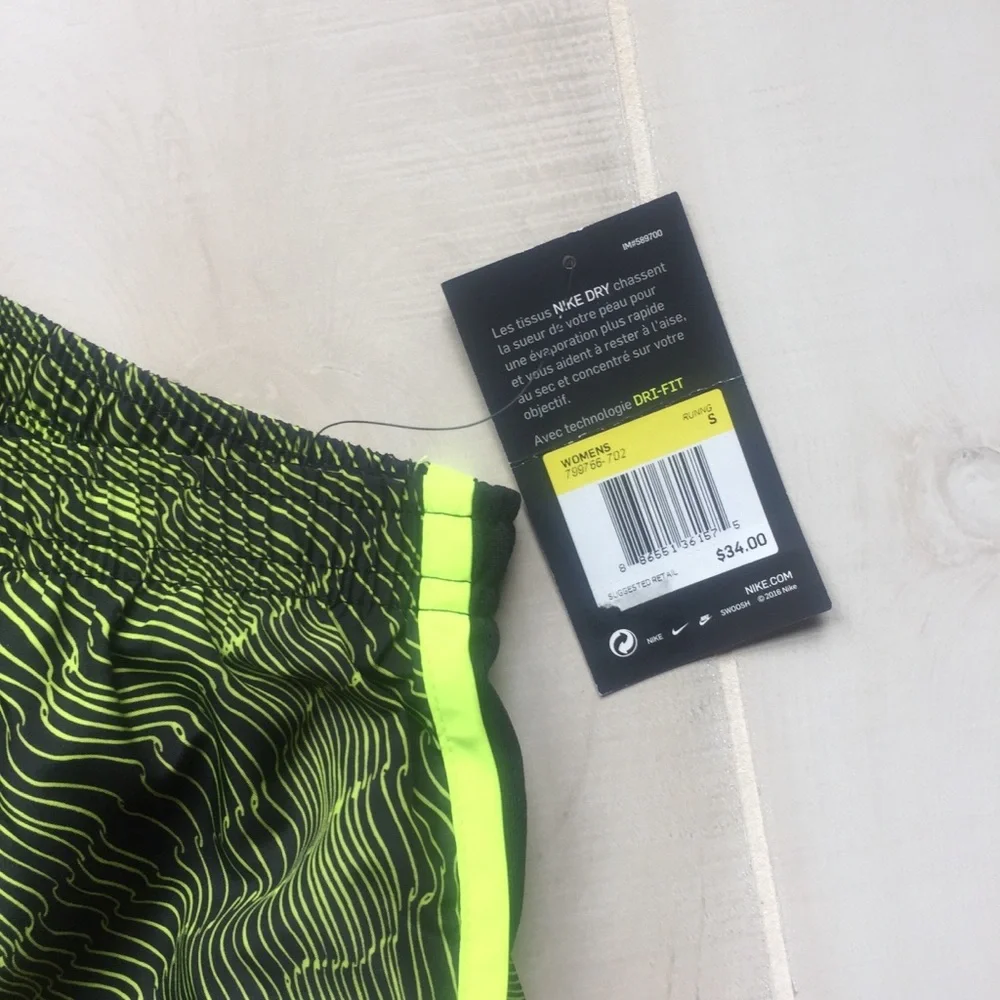 NWT Nike Printed Tempo Shorts